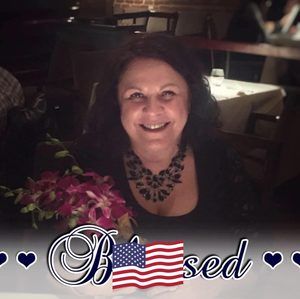 Meet your Posher, Gloria